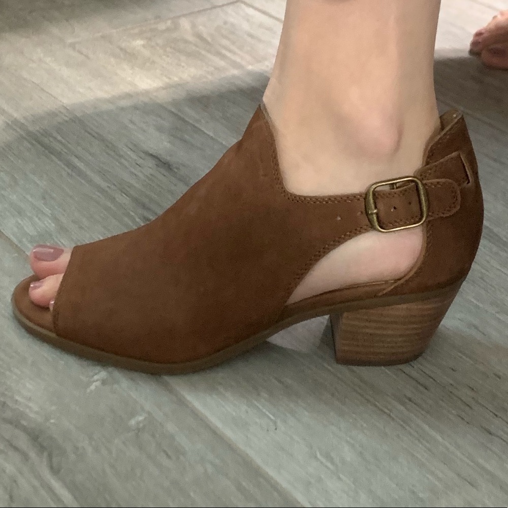 Lucky Brand sandals